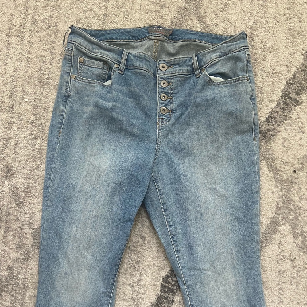 NWOT Torrid Mid-Rise Skinny Jeans